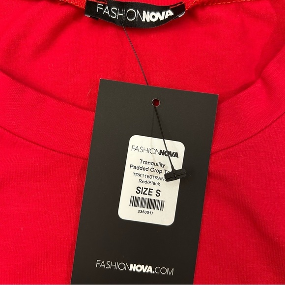 NWT FASHION NOVA Tranquility Padded Shoulder Crop Top in Red/Black - Picture 5 of 5